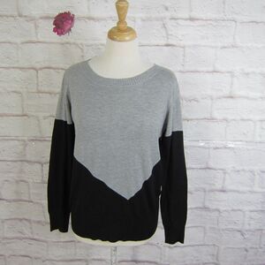 41 Hawthorn Presley Gray Black Colorblock Button-Back Sweater size S EUC